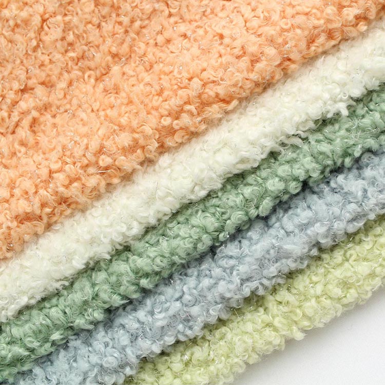 Hva er ullstoff? En praktisk guide til høykvalitets polyesterullstoff for globale kjøpere